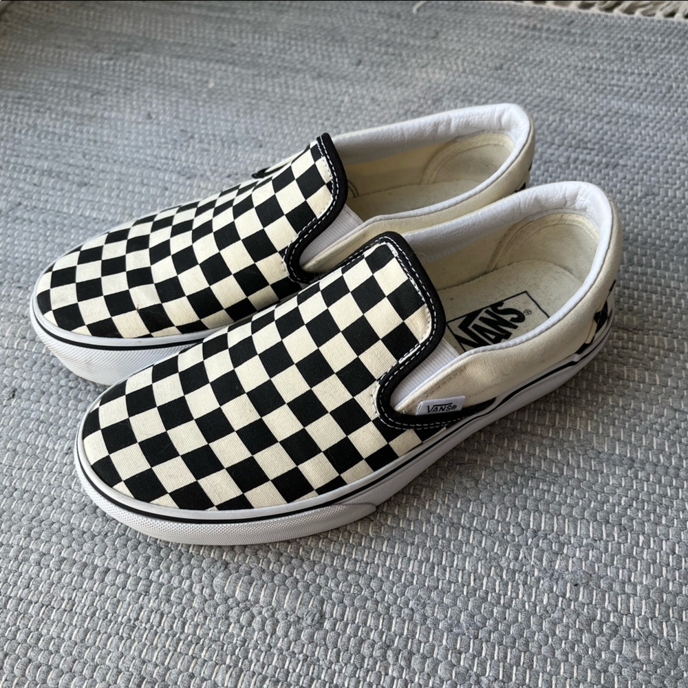 Like new - Vans slip-on checkerboard slip-on platform